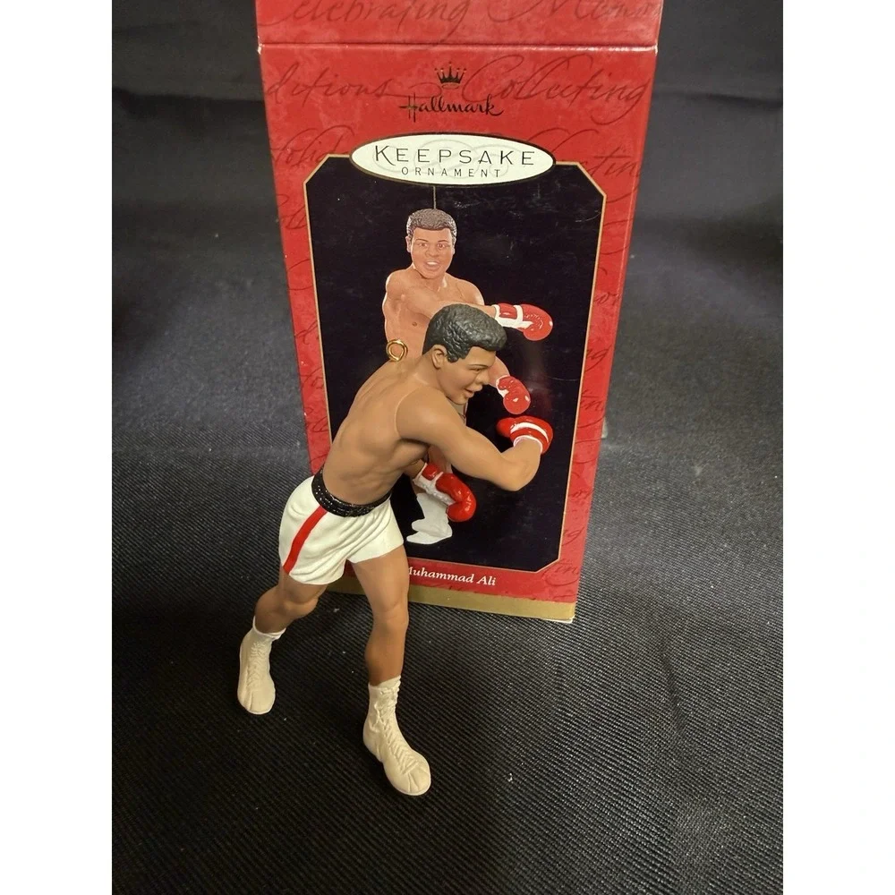 MUHAMMAD ALI  Hallmark Handcrafted Action Figure Ornament